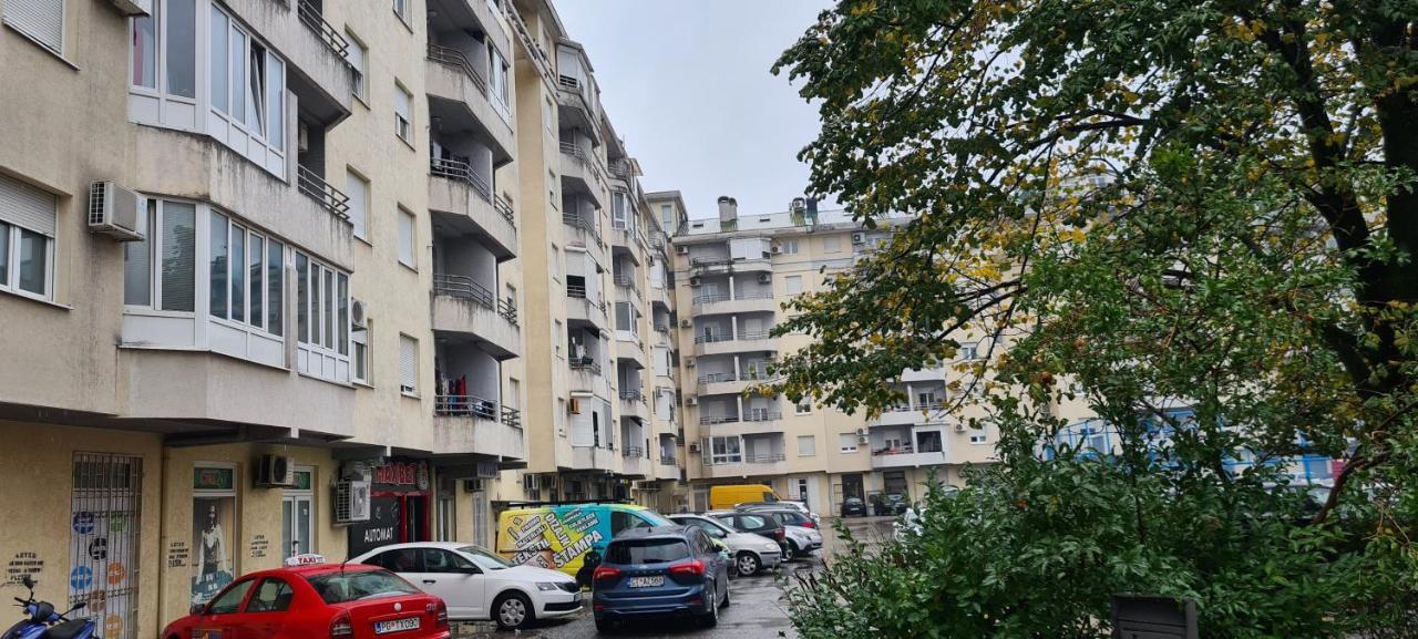 Apartman Velimir Stari Aerodrom 포드고리차 외부 사진