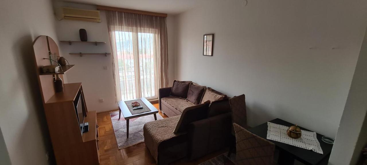 Apartman Velimir Stari Aerodrom 포드고리차 외부 사진