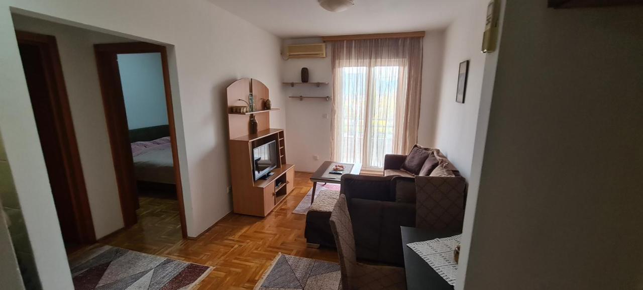 Apartman Velimir Stari Aerodrom 포드고리차 외부 사진