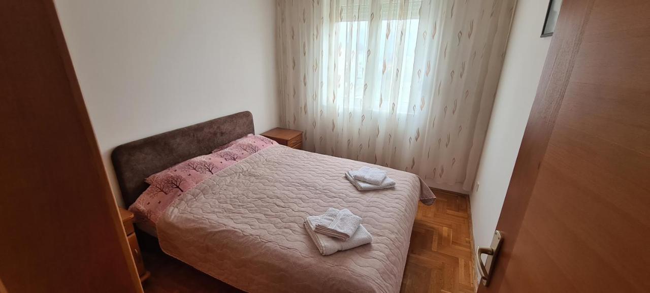 Apartman Velimir Stari Aerodrom 포드고리차 외부 사진