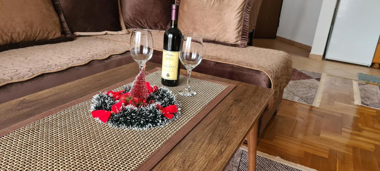 Apartman Velimir Stari Aerodrom 포드고리차 외부 사진